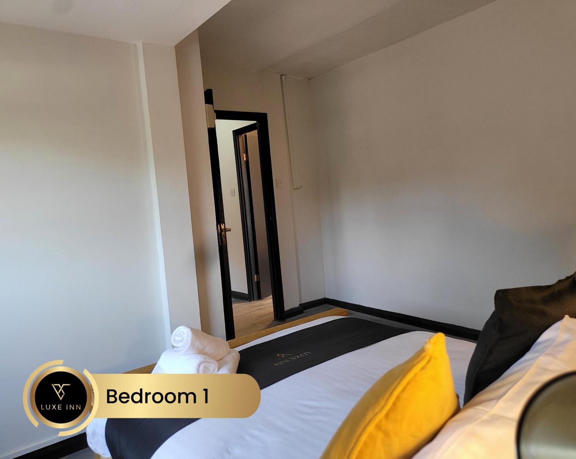 4 Bedroom House, Heathrow Airport, Luxe Inn Colnbrook Exterior photo