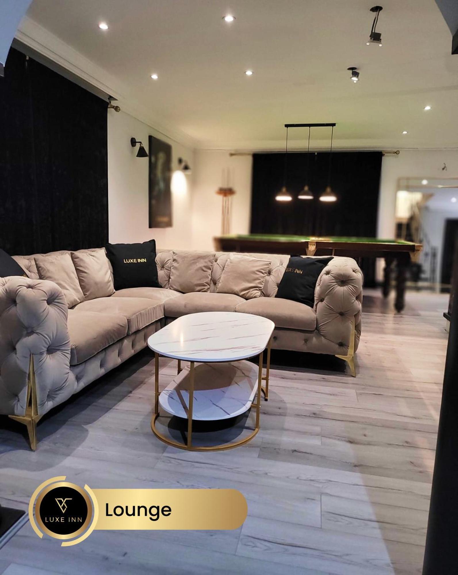 4 Bedroom House, Heathrow Airport, Luxe Inn Colnbrook Exterior photo
