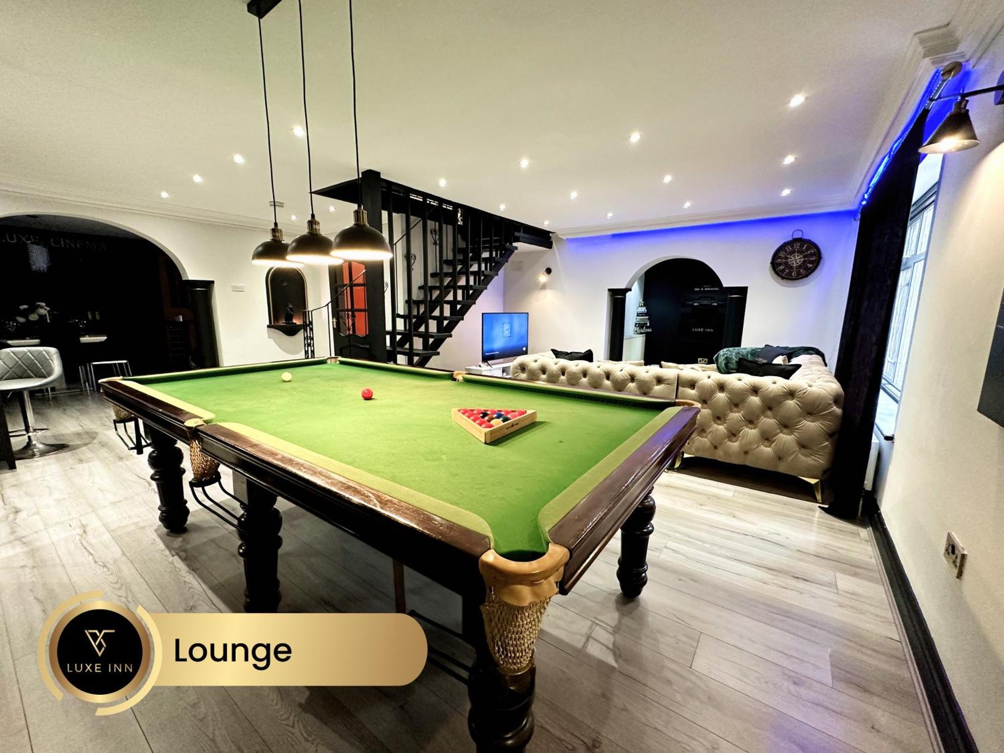 4 Bedroom House, Heathrow Airport, Luxe Inn Colnbrook Exterior photo